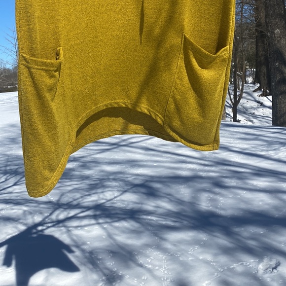 Hoodie Tunic with Pockets - Picture 7 of 12